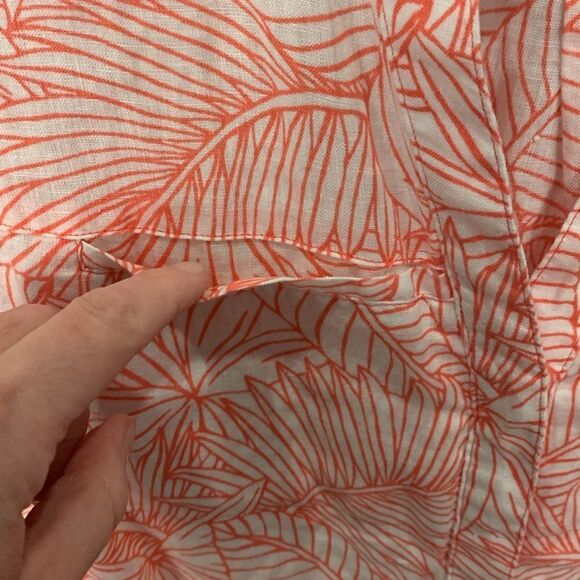 Tommy Bahama 100% linen white and pink floral button down spring/summer small - Picture 4 of 10